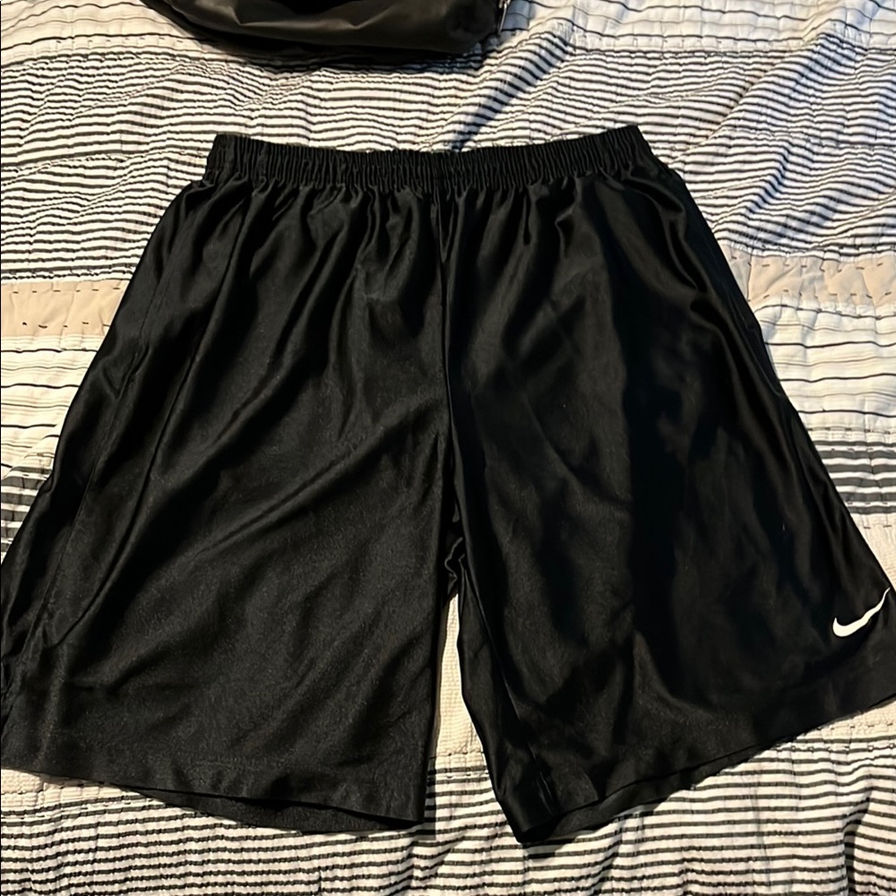 Nike Men's Black Athletic Shorts size medium M